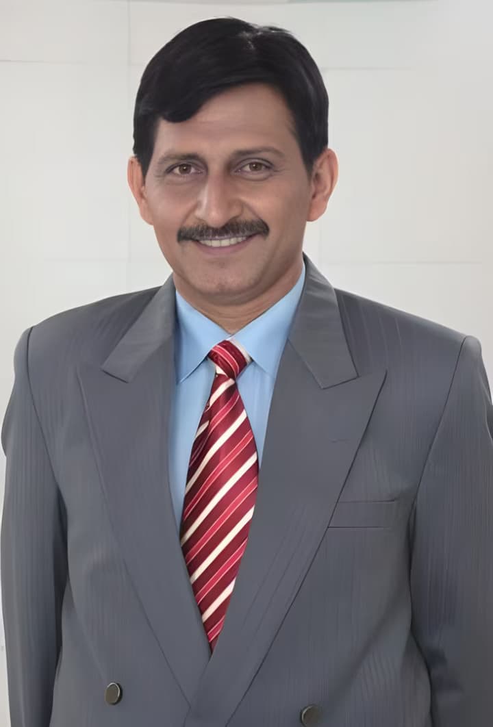 Dr. Manoj Khanna